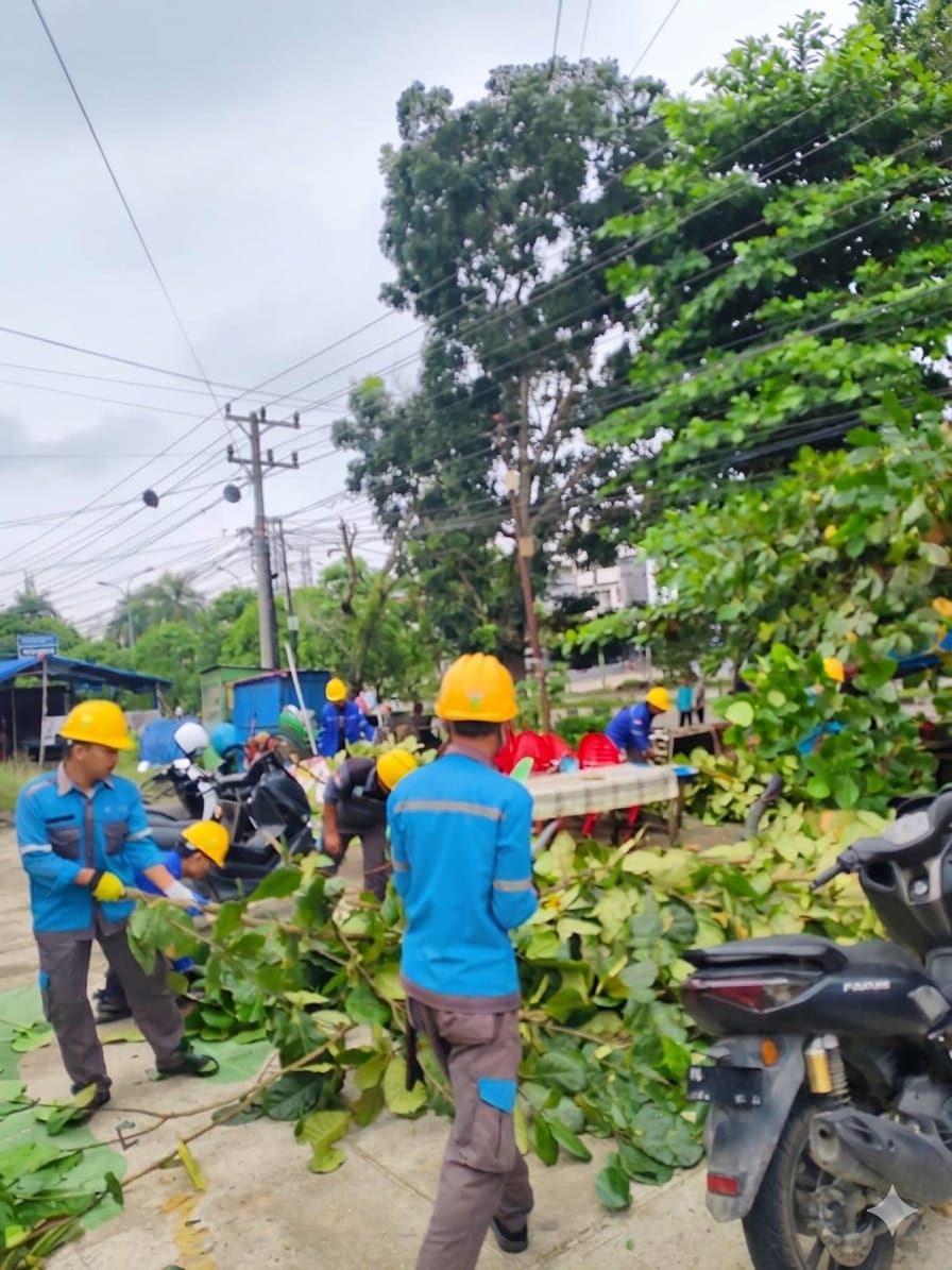Sinergi Pemda Merangin dan PLN Bersihkan Kota Bangko, Jaga Lingkungan Sekaligus Keandalan Listrik