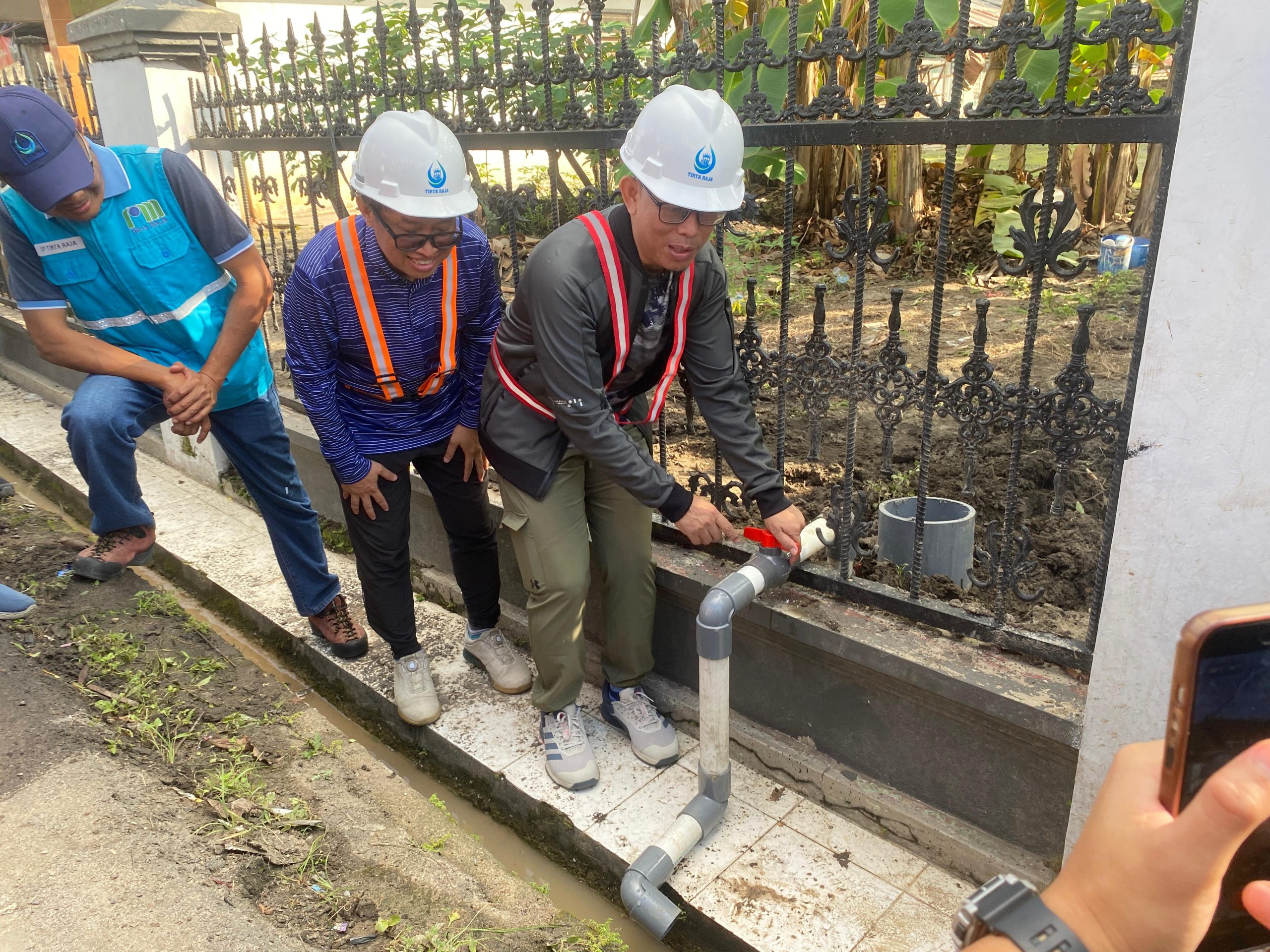 Respon Keluhan Masyarakat, Bupati OKU Luncurkan Pengurasan Perpipaan IPA PDAM Tirta Raja