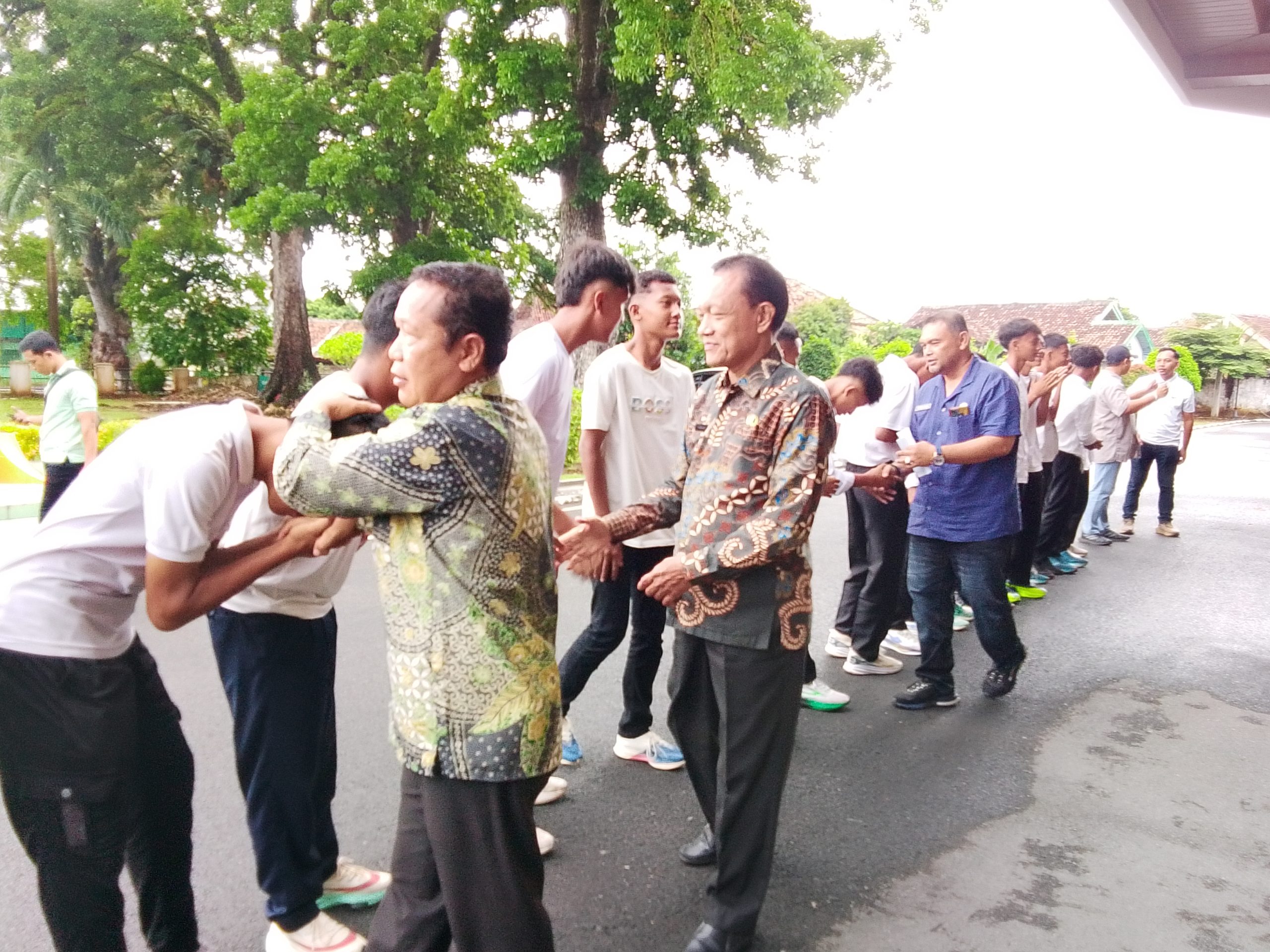 Tim Sepak Bola U15 OKU Dilepas, Siap Berlaga di Piala Gubernur Sumsel 2026
