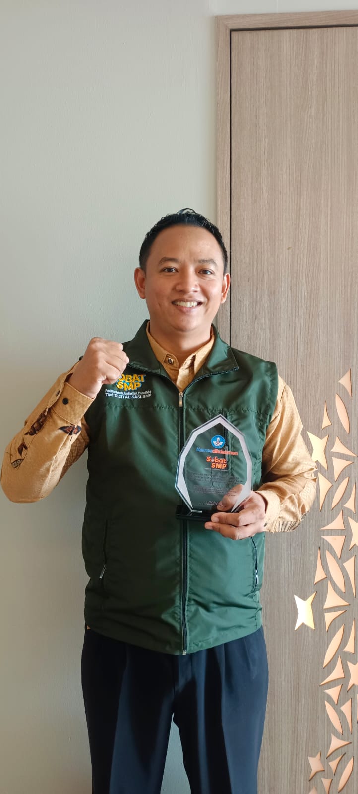 Guru SMPN 17 OKU Raih Penghargaan Duta Teknologi Tingkat Nasional