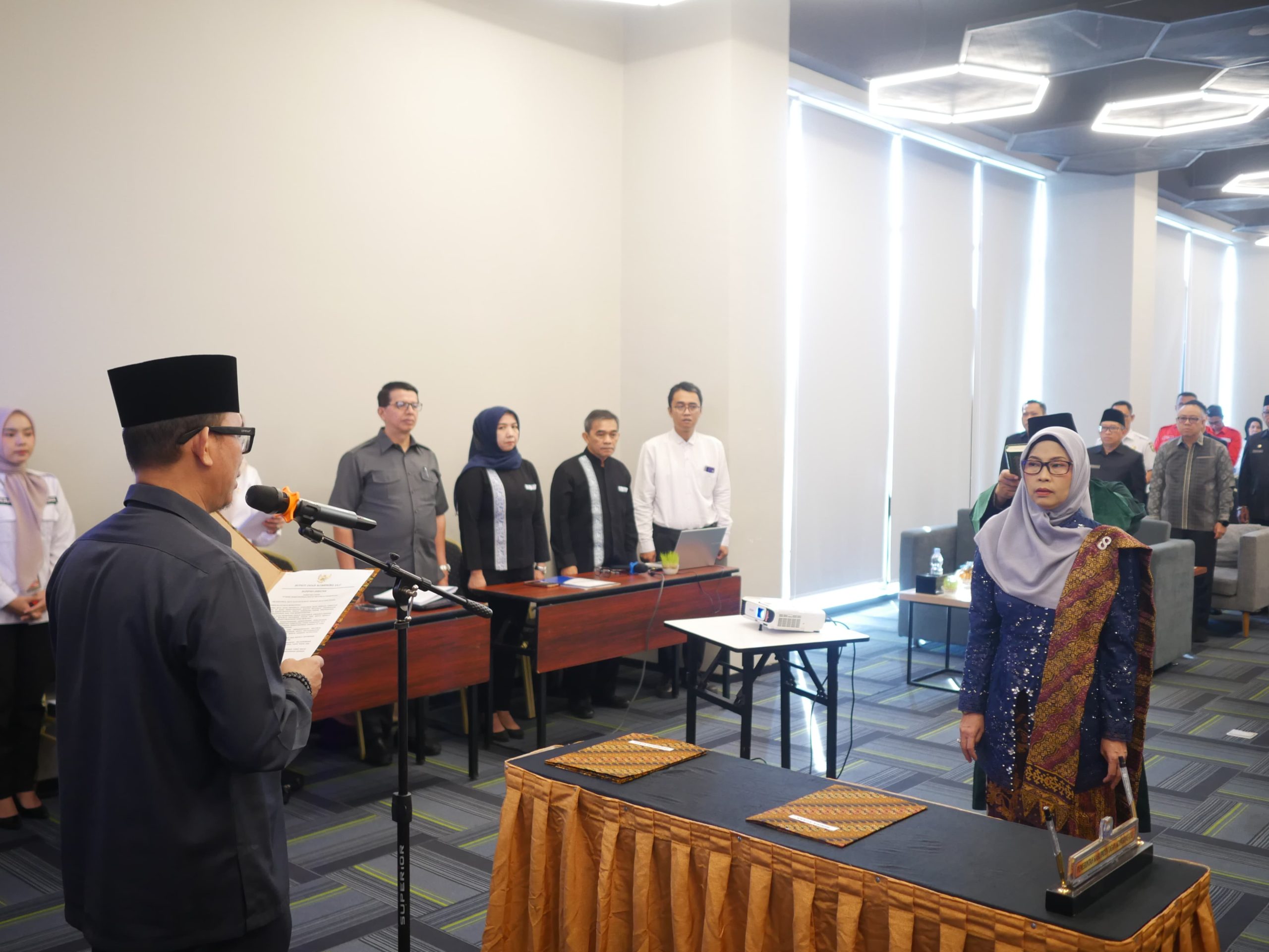 Resmi Dilantik Jadi Dirut BPR Baturaja, Bupati OKU Minta Nilawati Fokus Inovasi dan UMKM