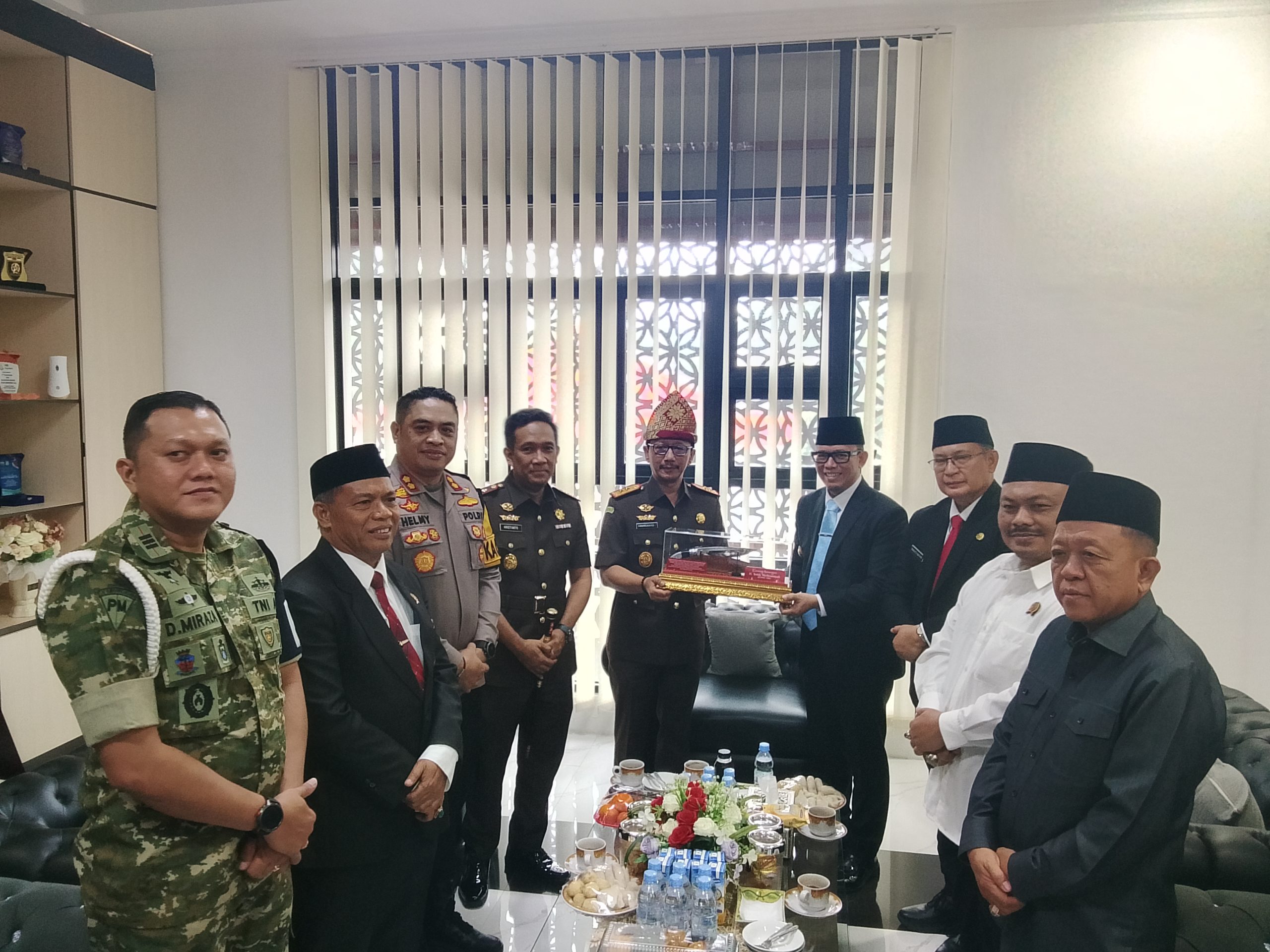 Peringatan Sumpah Pemuda ke-98, Kejari OKU Sambut Kajati Sumsel